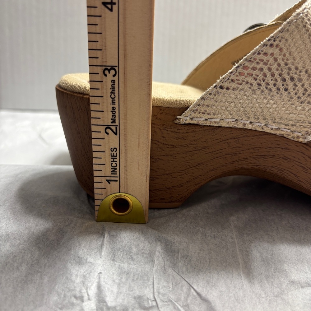 Dansko Sophie Size 40 Cream Leather Straps Buckle Comfort Wedge Sandals Summer - Picture 10 of 11